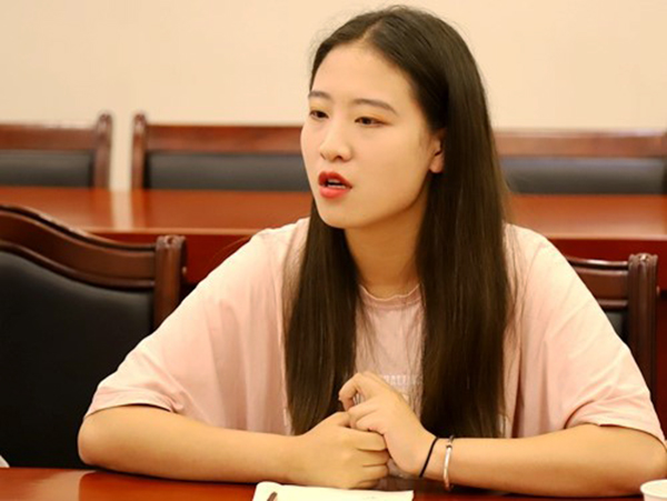 解同学内衣_内衣美女