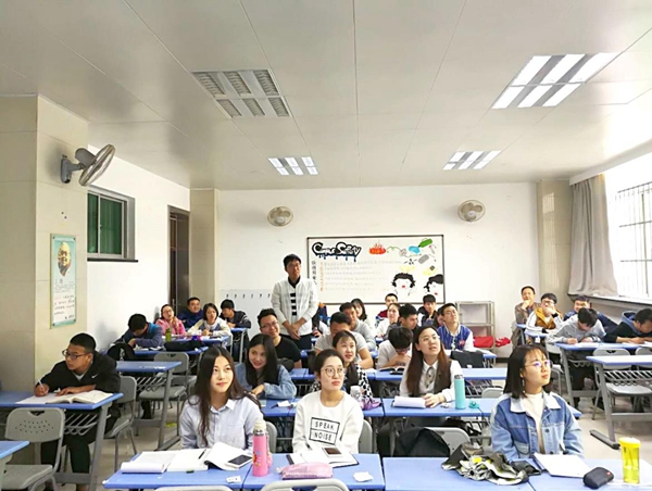 研究生《知识产权》课程结课成果汇报别开生面